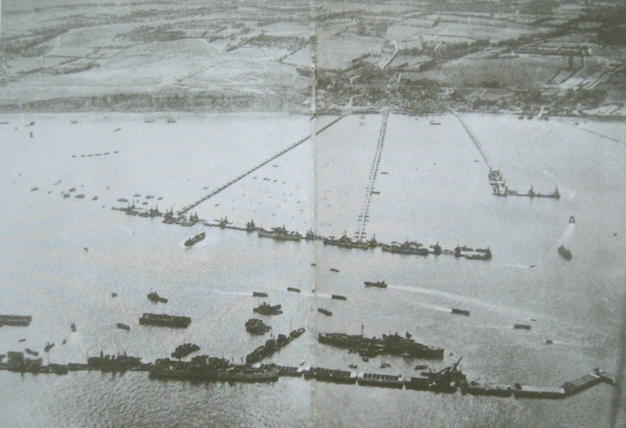 Mulberry Harbour Arromanches.jpg